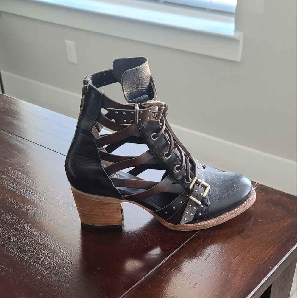 Freebird boots - new no tags no box; Cheyenne  color black multi size 9